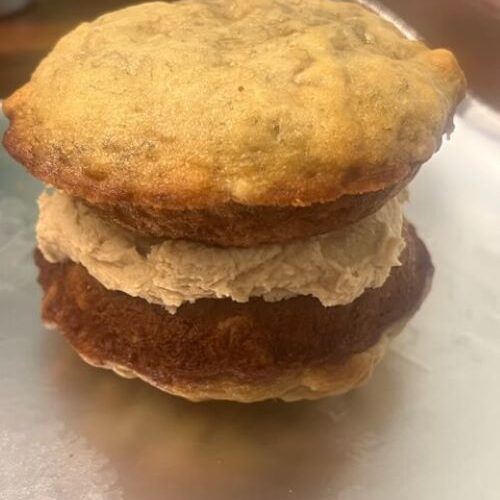 peanut butter chip banana whoopie pie with peanut butter filling